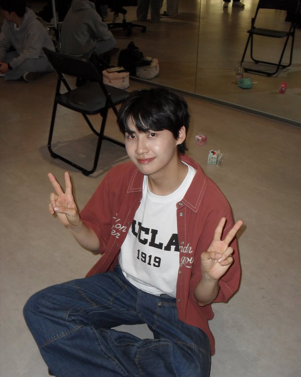 gooddays0608's tweet photo. 맛있게 🍱
💙

#이진혁 #LEEJINHYUK #이썬 #ESUN #boytothemoon #최애데뷔 https://t.co/Mz2b3cX3JG