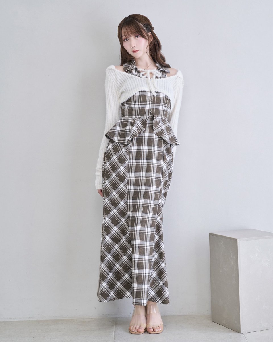 rosemuse_'s tweet photo. ┈𝑛𝑒𝑤 𝑎𝑟𝑟𝑖𝑣𝑎𝑙

"Peplum mermaid dress hoodie set"
color : gray / brown
¥19,800(tax in)

マーメイドシルエットの襟付きワンピースと
パーカーのセットアップ

⁡ ↪︎web store 8/18(tue)20:00~

#RoseMuse https://t.co/MIqYjpL0fO