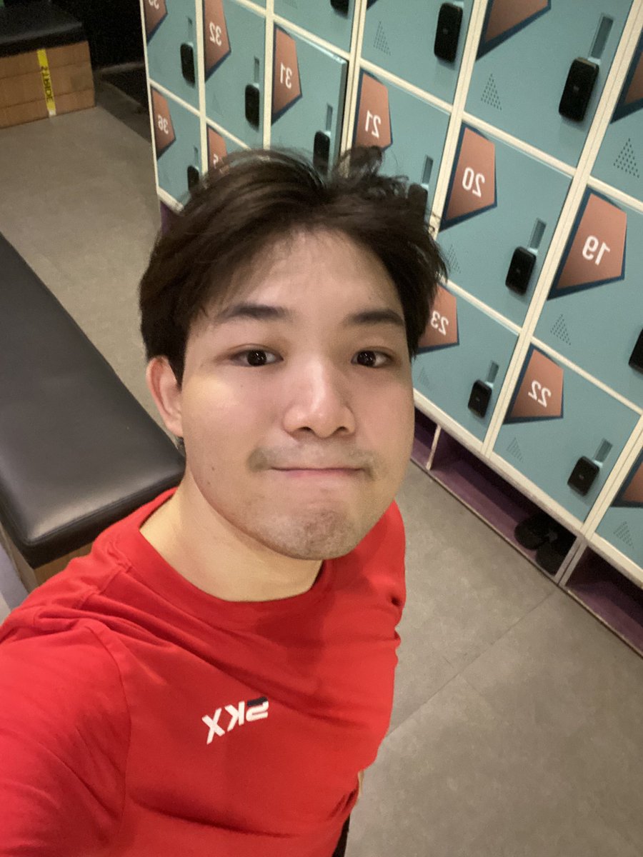 hndsmnono's tweet photo. sekali sekali no sensor lah ya… face reveal i guess 😭 https://t.co/L6tZslLfoi