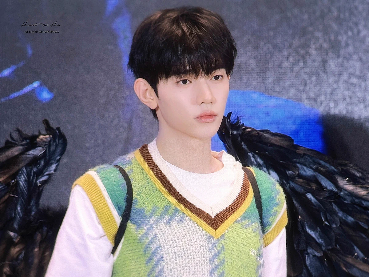 HeartH. в X: „260731 🐰🖤🪽🎻 #장하오 #章昊 #ZHANGHAO #ジャンハオ