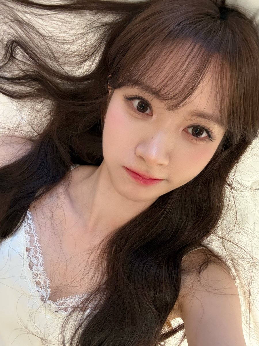 kimzzori__'s tweet photo. 팬들이 보고 싶어하는 모습 기가 막히게 알고 의견 백프로로 내는 천재언니에게 기립박수 819만 번. https://t.co/nlkNqMAXsH