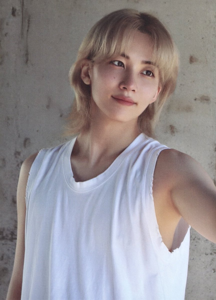 flamehanie's tweet photo. JEONGHAN IN SLEEVELESS OUTFIT 😵‍💫

BEFORE                                         AFTER
ENLIST                                           ENLIST https://t.co/vuSGmSLUO1