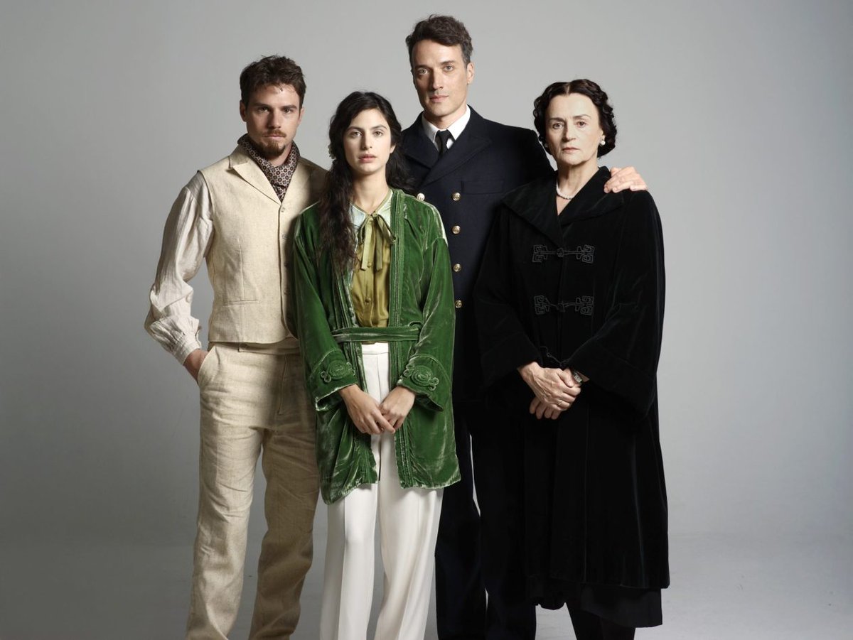 panoramagriego's tweet photo. Una gran noticia para la #ficción #griega: «La Gran Quimera» (Η Μεγάλη Χίμαιρα) formará parte próximamente de la programación de RTVE | https://t.co/GtOVJSrbHL https://t.co/uSUeBlMYAt