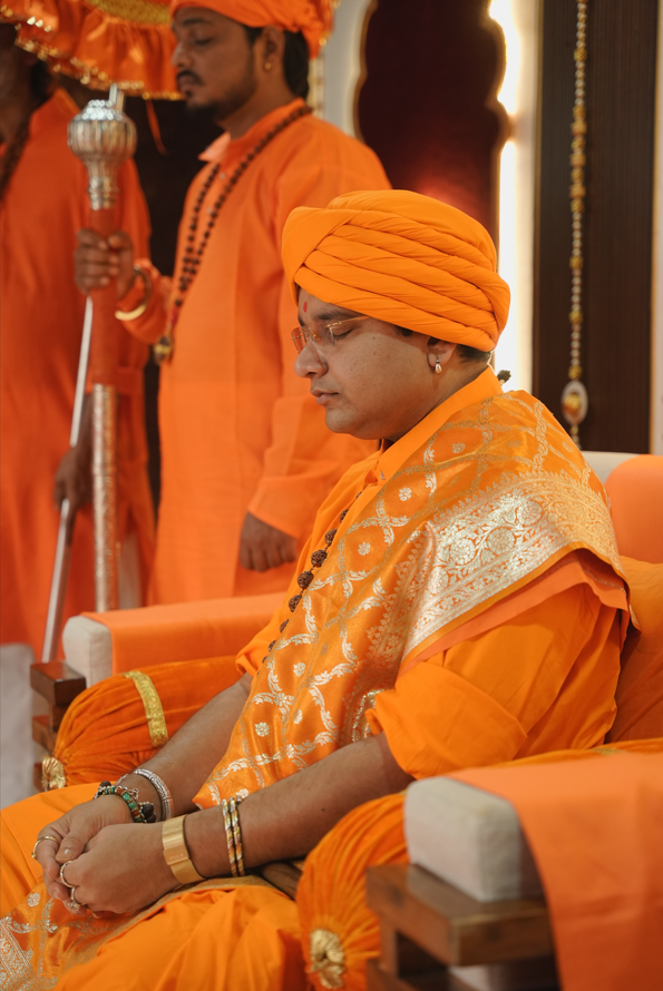 KimayaAshram's tweet photo. Gurupurnima at Kimaya Ashram — a day of gratitude, devotion and surrender. 🙏

In the grace of the Guru, we bow, we receive, and we journey within.

ॐ नमो भगवते स्वामी कृष्णचैतन्याय नमः ॥

#Gurupurnima #KimayaAshram #GuruKripa https://t.co/FnNit4a8cj