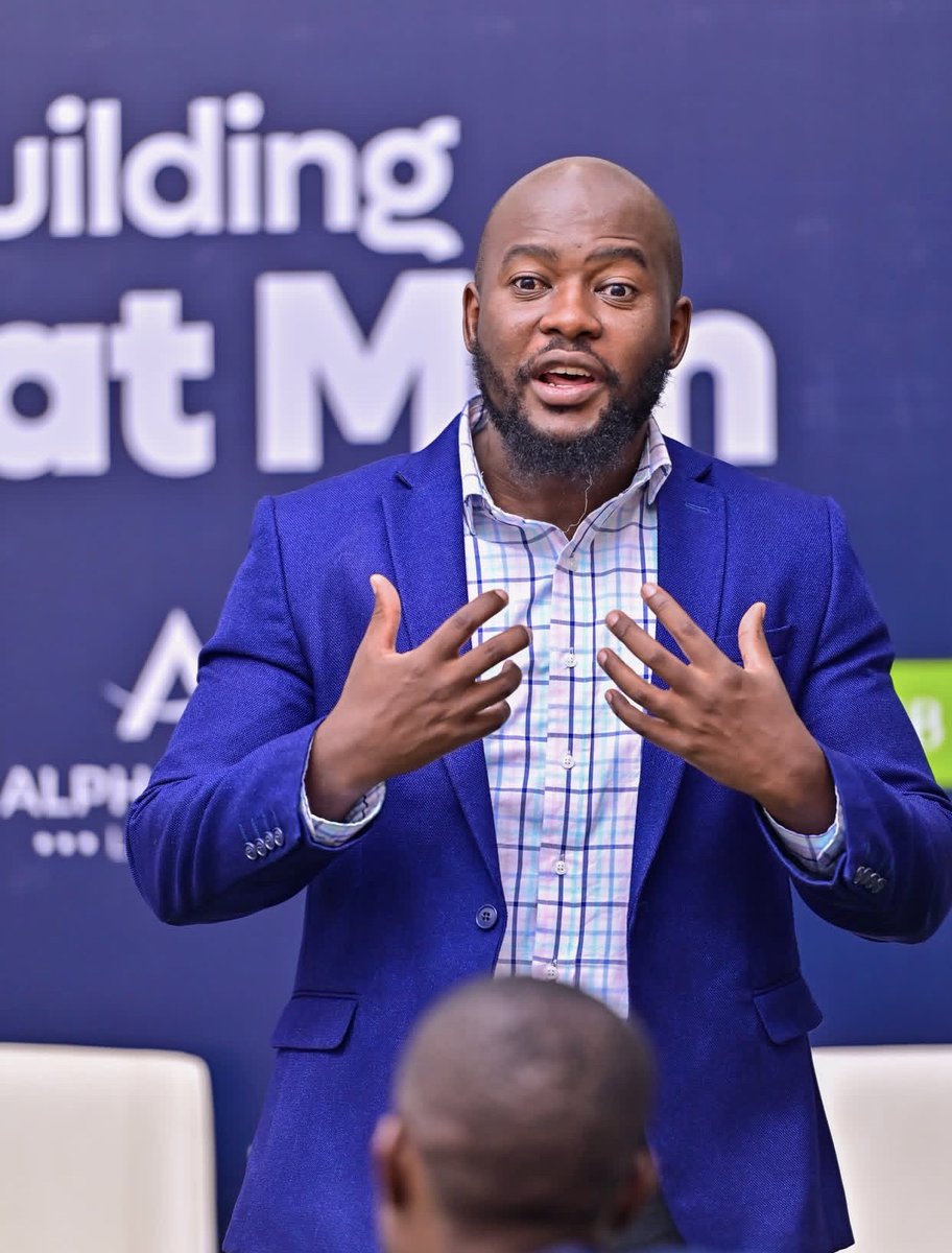 VoiceofToro's tweet photo. ๐ @kcbbankug Uganda has launched the Building Great Men Mentorship Programme. The 6-month programme begins with 32 pioneer participants, focusing on character, accountability and purposeful leadership. ๐
#KCBUganda #BuildingGreatMen #Leadership #101FMarketing https://t.co/s3RYi9Od7M