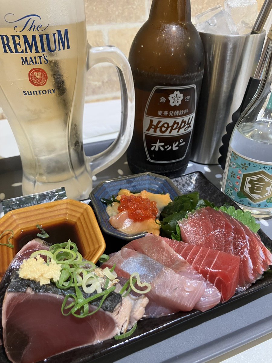 Show5_55's tweet photo. 今日はゲリラ豪雨来そうで来ない大塚！
7月お疲れさまでした🍺

今日もデミメンチが旨い…🤤
#大塚飲み
#たむさん https://t.co/F7wVt5kxjl
