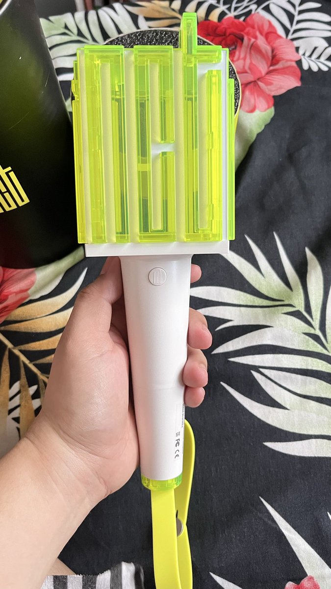 eridaylife's tweet photo. wts lfb onhand

NCT Official Lightstick V1 
— ₱1,500 + SF

Never been use in any concerts and events
Inclusions: random official nct pc and sticker 

📦 MOD: J&amp;T (Meet up: Pampanga)
🧾MOP: Gcash/ Bank transfer 
📍LOC: San fernando, Pamp

🏷️: kpop sale nct neo bong light stick https://t.co/FCWkVFYgd4