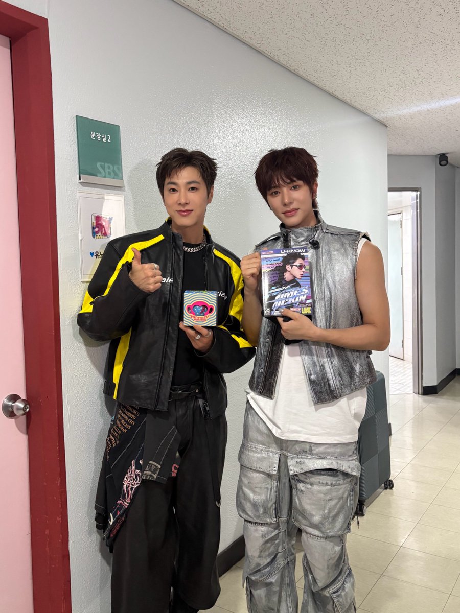 _official_DD's tweet photo. 존경했던 선배님을 뵐 수 있게 되어서 너무 영광이었습니다!! 
응원해 주셔서 감사합니다 🤭

#DAILYDIRECTION #DD #데일리디렉션
#ENKIM #앤킴 https://t.co/WiXTWoDzOp