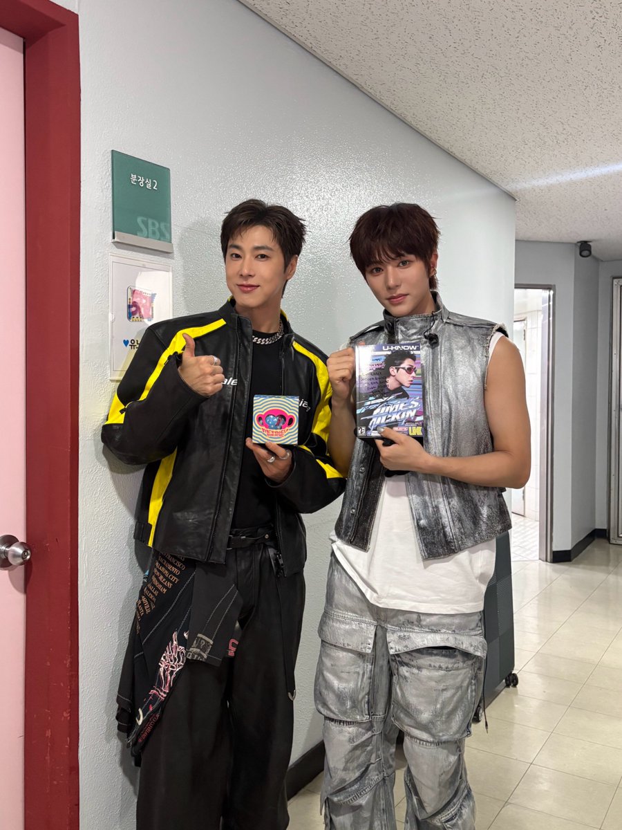 _official_DD's tweet photo. 존경했던 선배님을 뵐 수 있게 되어서 너무 영광이었습니다!! 
응원해 주셔서 감사합니다 🤭

#DAILYDIRECTION #DD #데일리디렉션
#ENKIM #앤킴 https://t.co/WiXTWoDzOp