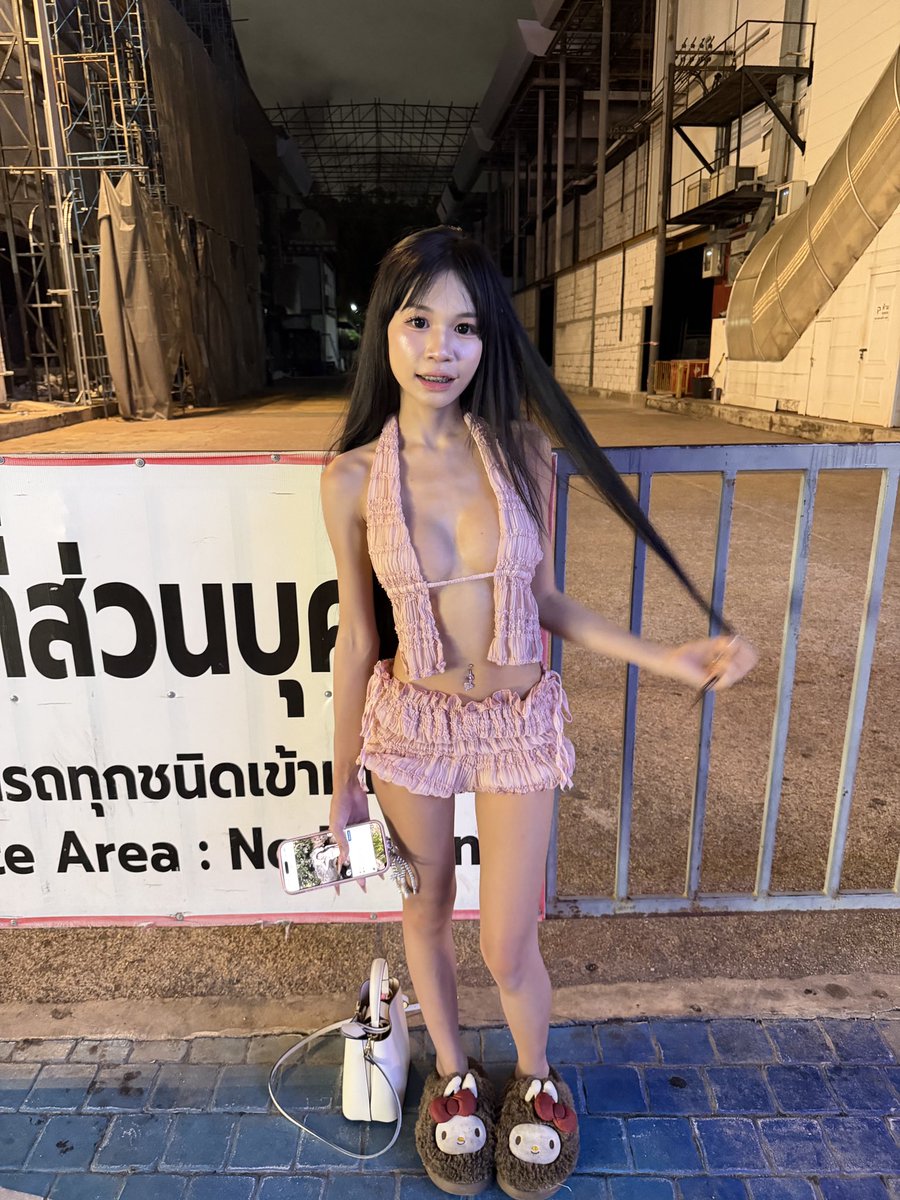 Pixiebabe_11's tweet photo. @GabiUwUi I kinda like you a lot 🌷 https://t.co/d5RfnqwqYV