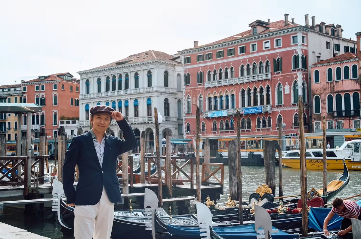 AnimeTokki's tweet photo. Hirohiko Araki the Creator of 'JoJo's Bizarre Adventure' has visited Venice, Italy. https://t.co/BC9gZB53By