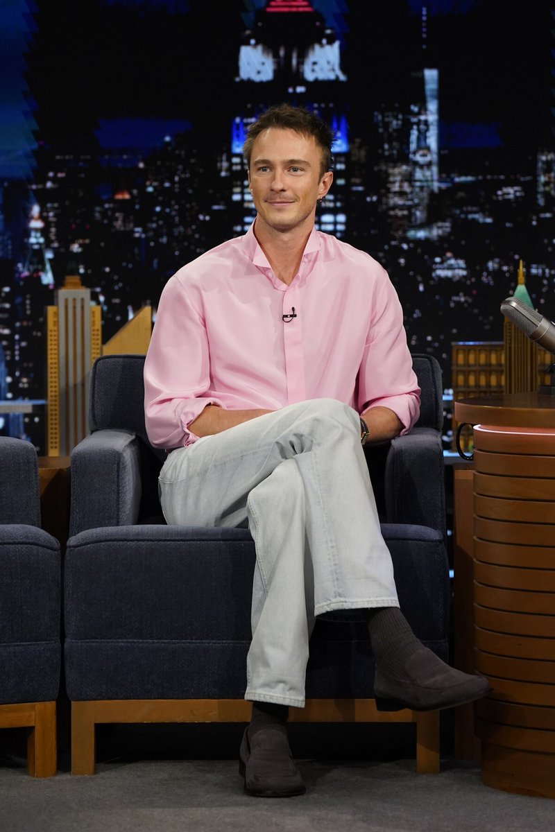 oon3starkey's tweet photo. on friday, we wear pink https://t.co/9Uey5GHNkI