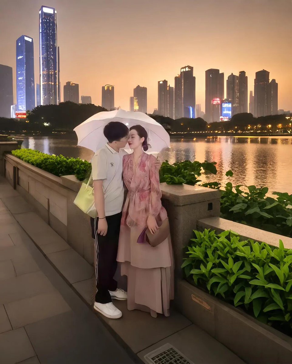 aqz0114's tweet photo. 选沪上阿姨，年少有为开A8 https://t.co/sgmTf4qcg1