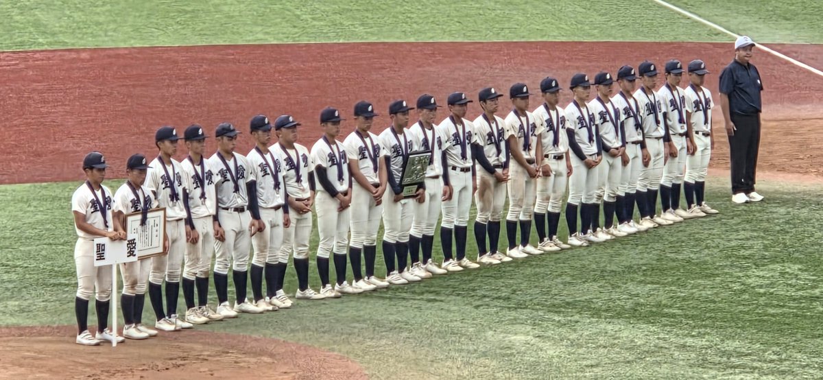 A5whiteball's tweet photo. 「成長した姿」で「甲子園に戻る」ことはできませんでしたが、今大会通して「成長した姿」を見せてくれたのは間違いないです。限りなく優勝に近い準優勝だったと思います🥈✨

もっともっと見ていたかった田崎世代、本当にお疲れ様でした。そしてありがとうございました👏 https://t.co/aqvhZK6PRQ