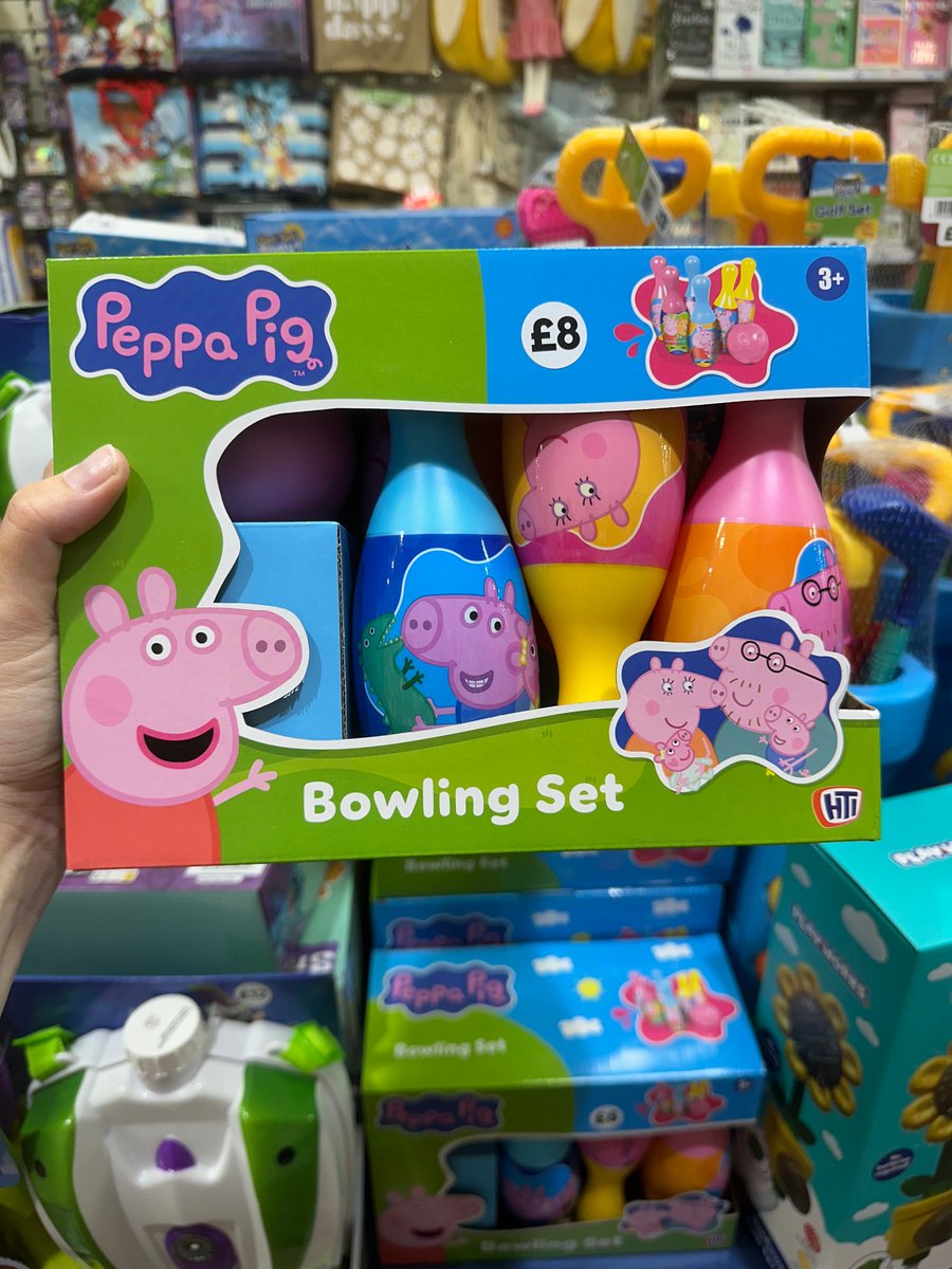 MoorSheffield's tweet photo. Find fun ways to keep the kids entertained over the summer holidays with outdoor toys from The Works! 

From kicking a football about the garden to blasting bubbles everywhere, we've got everything you need for endless outdoor fun. https://t.co/1XlAt6B2aq