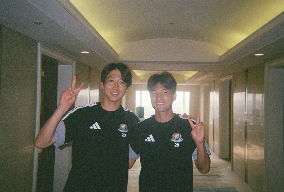 prompt_fmarinos's tweet photo. ／
#宮崎キャンプ2026 🌴
インスタントカメラを渡してみた📸Part 2
＼

ピッチの外で見せる、いつもの表情。
ホテルでのリラックスしたひとときを、#朴一圭 選手が切り取ってくれました✨

#fmarinos https://t.co/X7h4OS5lES