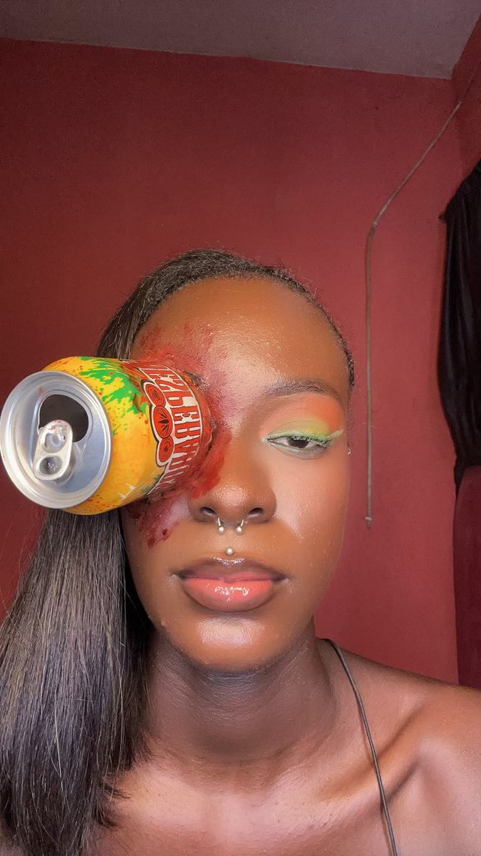 birkinbaee's tweet photo. Got attached to my drink😝 #sfxmakeup https://t.co/50n8GhJaf7