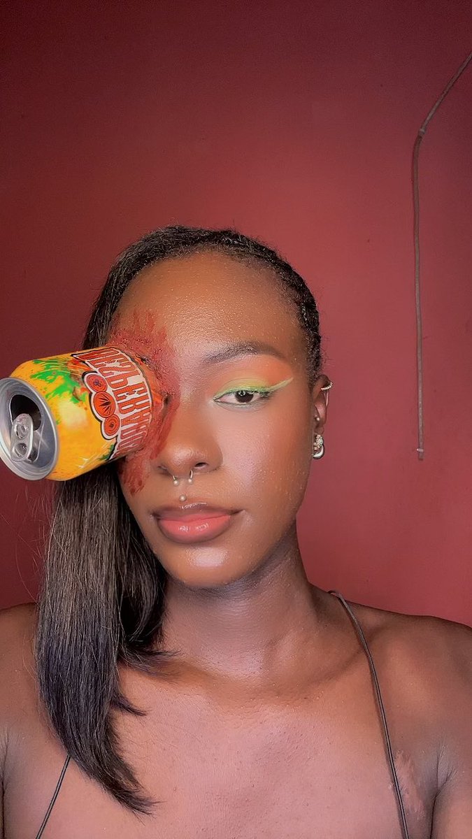 birkinbaee's tweet photo. Got attached to my drink😝 #sfxmakeup https://t.co/50n8GhJaf7