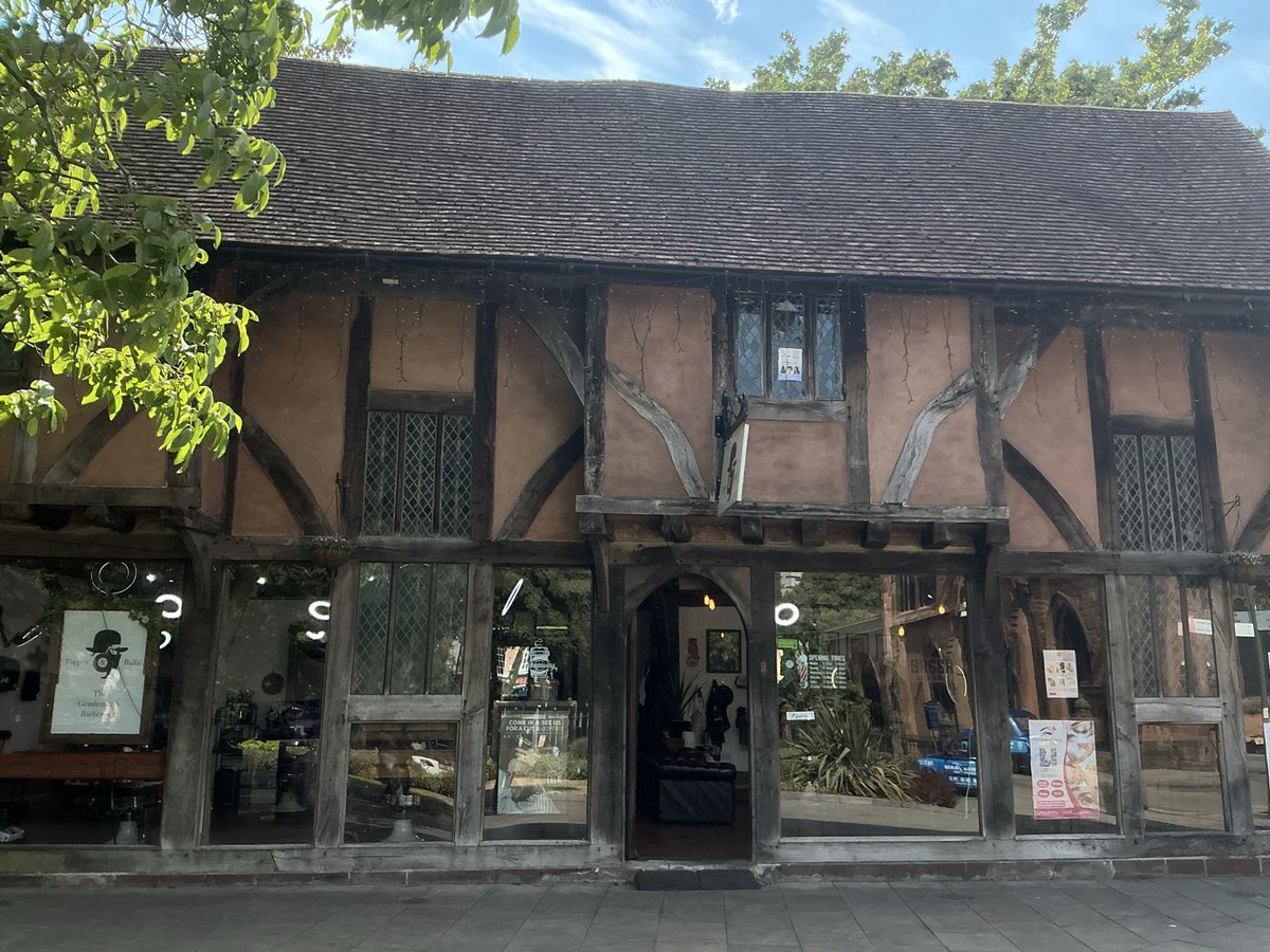 graysing's tweet photo. A medieval barbers shop - Coventry
#ShopfrontFriday https://t.co/GpI2sRzWVX