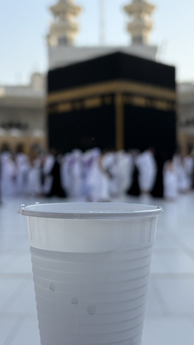 waadQuraan's tweet photo. نغادر مكة، لكنها لا تغادرنـا . . https://t.co/puVlXqlFHS