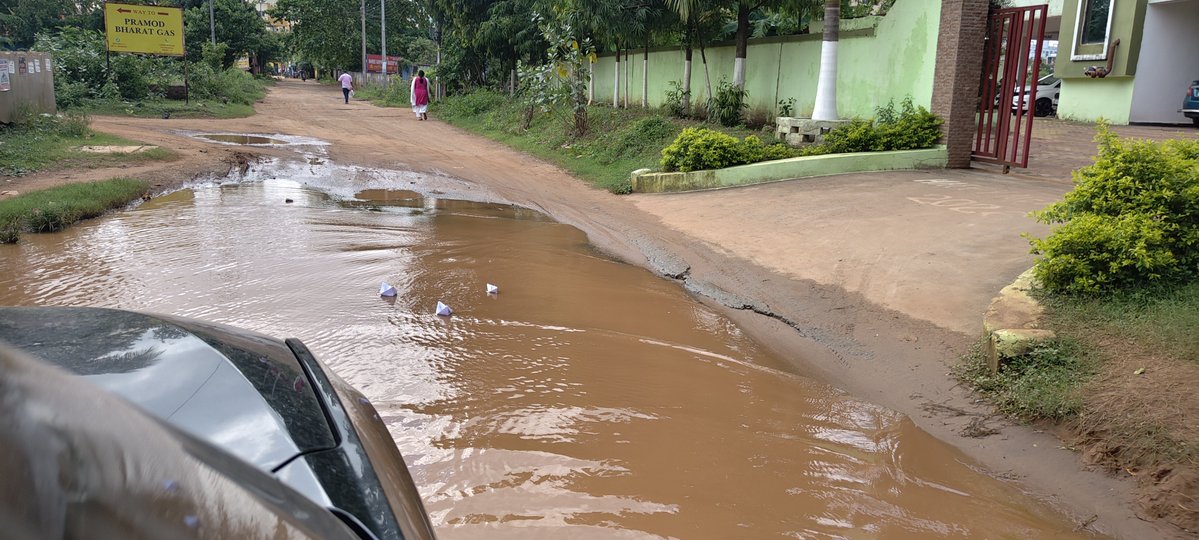 pritammshr's tweet photo. Congratulations to Ward No. 65, Bhubaneswar! 🎉

Around 4 years after the election, our internal roads have finally evolved into beautiful ponds.

Children are happily sailing paper boats instead of riding bicycles. Auto drivers may soon need to replace their autos with boats. Fisheries can now flourish right on our roads.

I request the Odisha Tourism Department to declare our locality a new tourist destination. Visitors can enjoy boat rides, local fish cuisine, and experience the unique "waterfront road" concept.

This is what real infrastructure innovation looks like.

@bmcbbsr @ChanchalRanaIAS