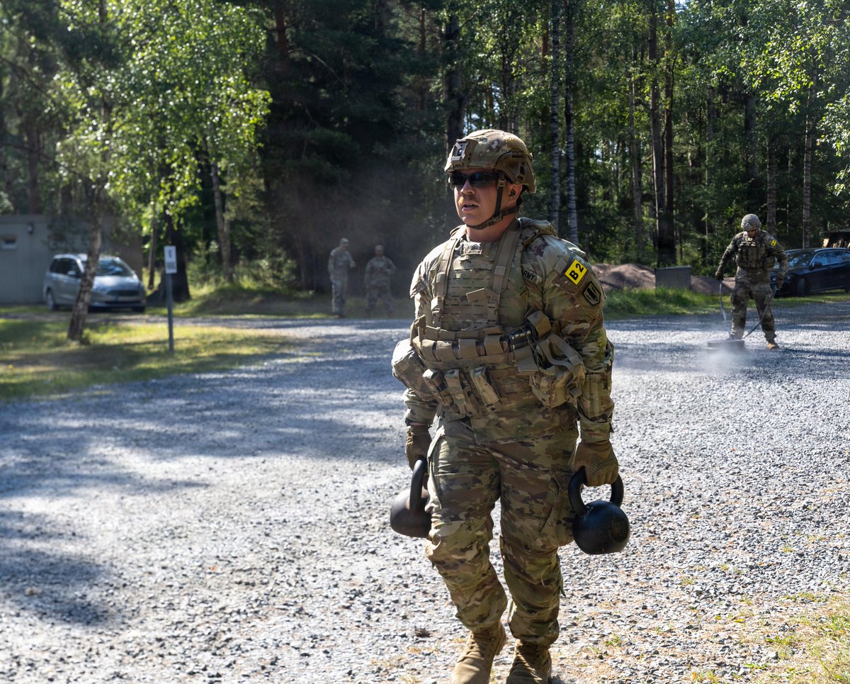 The M17 stress shoot tests more than marksmanship.

At USAREUR-AF Best Squad 26, Soldiers shoot after physical exertion to prove they can stay focused, accurate, and in control while fatigued. 

#ThisIsUSAREURAF | #EABestSquad https://t.co/qPXKcZF4wW