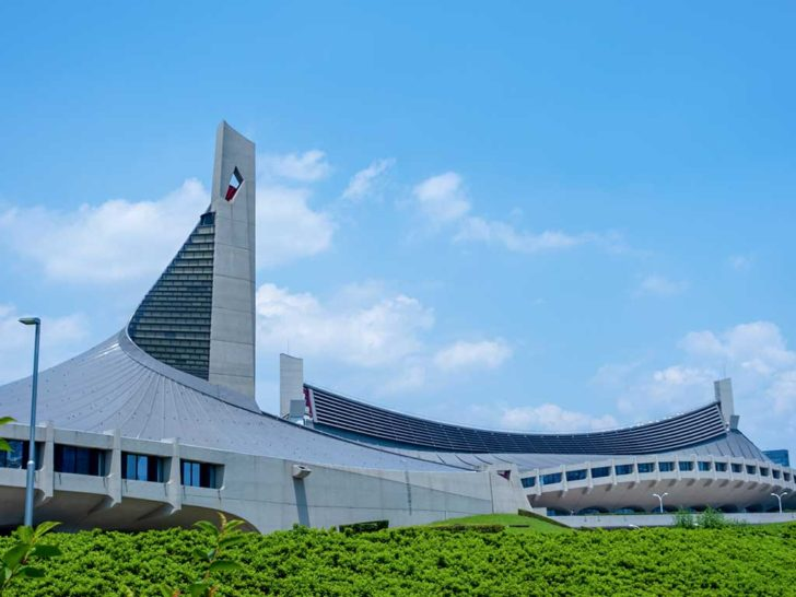 sumanabi's tweet photo. 代々木競技場は、1964年に開催された東京オリンピックの際に建てられた体育館です。当時としては世界最大級の吊り屋根構造を採用しており、その斬新なデザインと技術力で高い評価を得ました。
https://t.co/aEVaKjtBbZ
#重要文化財 #代々木競技場 https://t.co/yfPIoxC8h1