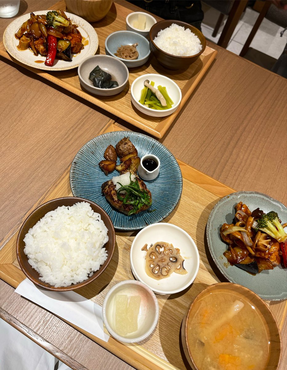 raionmaru07s's tweet photo. 今日はりなちゃんとランチ🫶
初めてシーメイトさんとオフラインで交流できた😭✨
いろんな話ができて楽しかったな〜🥰🥰
りなちゃんありがとう！！ https://t.co/I8cYXrMBtw