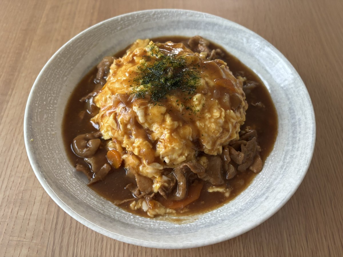 _ilzq's tweet photo. ビーフシチューオムライス🌟 https://t.co/V0e4H1A3PF