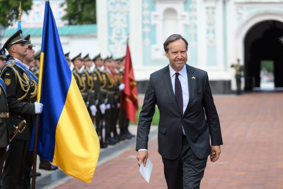 NLinUkraine's tweet photo. On 30 July, Roelof van Ees presented his letter of credence to President🇺🇦 @ZelenskyyUa, marking his start as ambassador of the Netherlands🇳🇱 @MinBZ  @DutchMFA to Ukraine. The ambassador reaffirmed the Netherlands’ unwavering support for Ukraine. #Diplomacy #SupportUkraine #NLUA https://t.co/AvhyrWoGmK