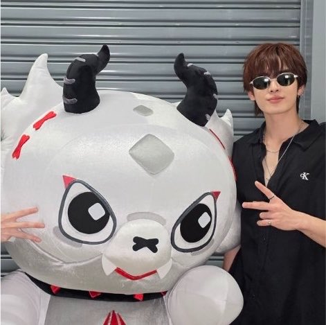 bushviolett's tweet photo. โทดนะ เหมือนกันมากอะ 5555555555555555 https://t.co/03D9u80peB