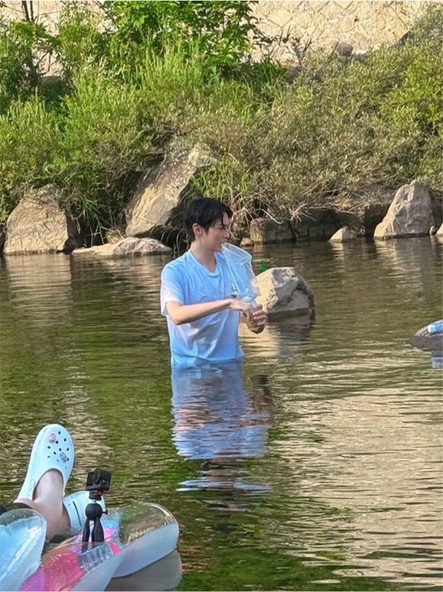 Khbeeen's tweet photo. 아니........귀여워
통발 입에 물면서까지 낚시할일이냐고
시킨 사람: 없음     보조개: 찐함 https://t.co/JvKKgmxixA