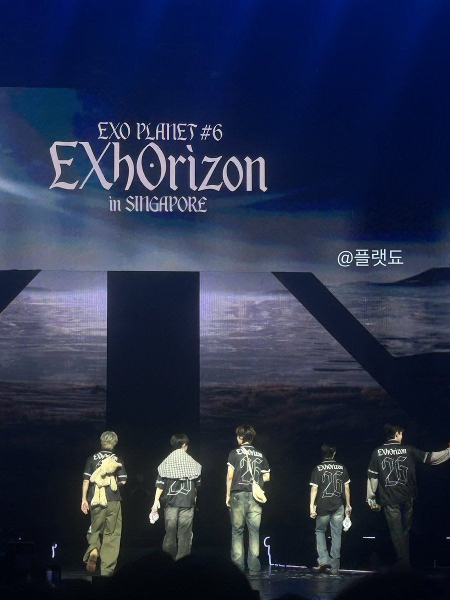 makeitlemo_n's tweet photo. 영원히 헤어나오질 못ㅅ해 ..

#EXhOrizonSGDAY1 #EXO https://t.co/qPJ03jhDBp