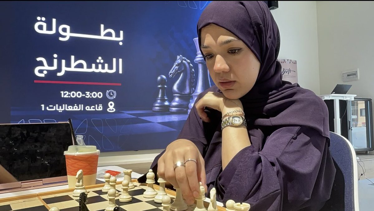 Queen_Leyan's tweet photo. أول مرة ألعب شطرنج ♟️
ما توقعت أتعلمها وأستمتع فيها لهالدرجة… شكلها بداية هواية جديدة 🧠💡

#شطرنج #التفكير_الإستراتيجي #هوايات https://t.co/yoTTFTJmQp