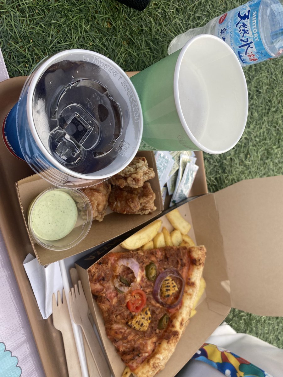 azrunrunyg's tweet photo. 相方ちゃんもきてルイズぅぅ
うまぁうまぁ
何回も食べたいうまうまさ
#USJファン https://t.co/1VYs8pKXeY