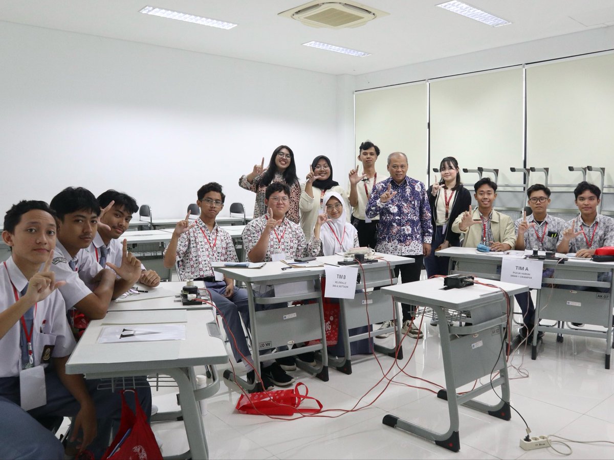LctipIpb's tweet photo. mau diulang 1000 kali pun aku bakal tetap pilih LCTIP ❤️‍🩹❤️‍🩹 https://t.co/l47Q4CXqxI