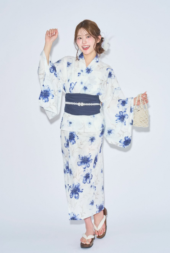 mimisakisakura's tweet photo. りんかちゃんが着てる青い浴衣買おうかな！！！

#花火大会 #SHEIN https://t.co/tsxs66M6F2