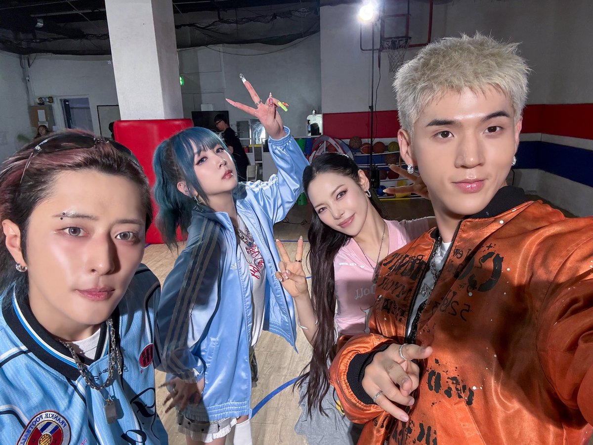 KARD_Official's tweet photo. [📷]
NEO LIVE | KARD (카드) - Back To Life

🔗 https://t.co/PEy5A1dZdb

#KARD #카드
#BackToLife
#NEOLIVE #네오라이브 https://t.co/VfQIJEHjpG