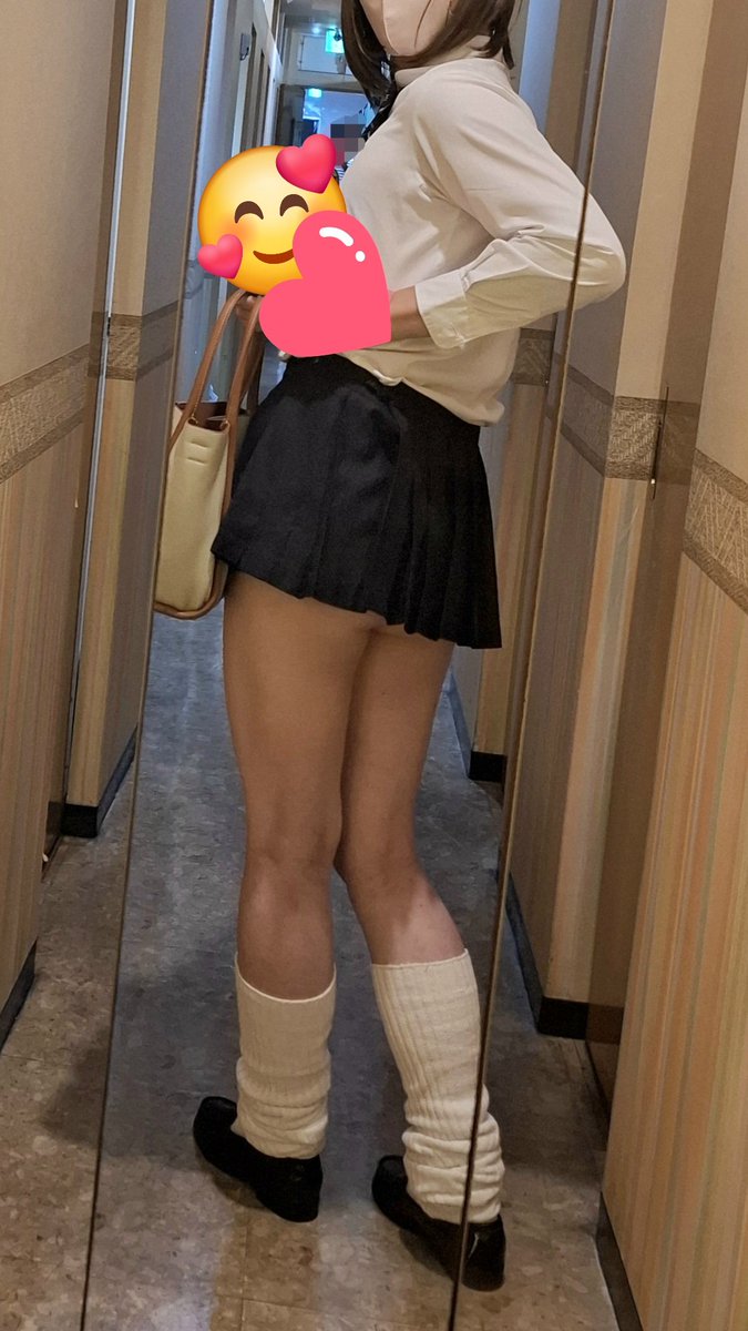akiko_josou's tweet photo. 先日撮った写真ですが超ミニスカ状態でよく見ると○○ですね～😳
#女装
#池袋アウル https://t.co/G6C7LGXZFS
