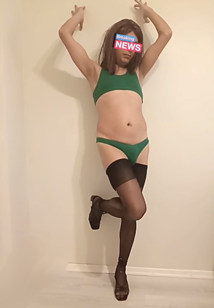 CdGayeSel's tweet photo. 🧡💚I'm a tall and slendered body #sissy 💚🧡 44 y.o. 182 cm and 79 kg 💋💋💋
#crossdresser #femboy #nylonfetısh #nylonfeet #feetfetısh #footfetısh #femboyfriday #sissyfaction https://t.co/5mSA30xeHj