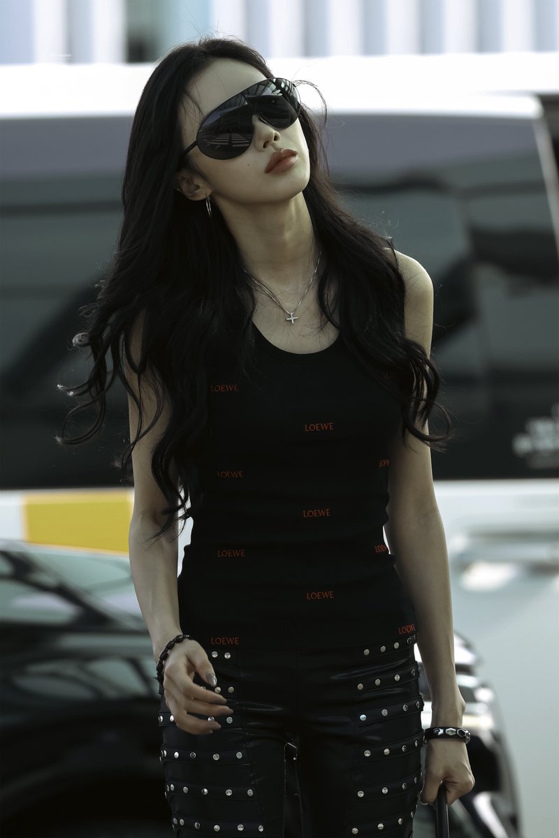 WyoMoon's tweet photo. 260731 ICN 🏍️🕶️ 

#aespa #giselle #지젤 #ジゼル #에스파 https://t.co/T4hYV98MAb