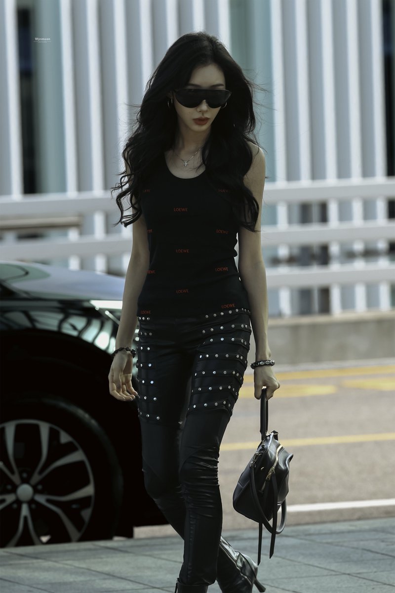 WyoMoon's tweet photo. 260731 ICN 🏍️🕶️ 

#aespa #giselle #지젤 #ジゼル #에스파 https://t.co/T4hYV98MAb