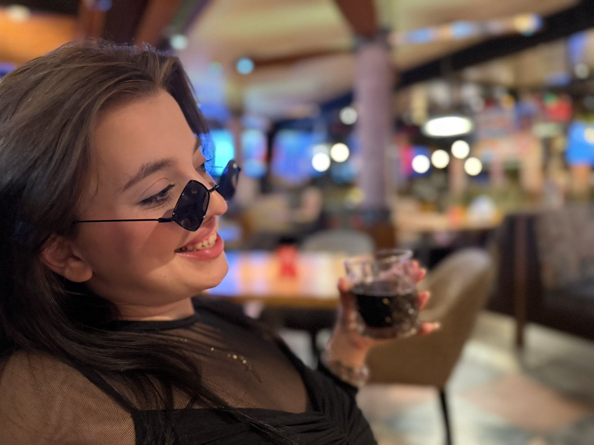 Emmyixt tweet picture