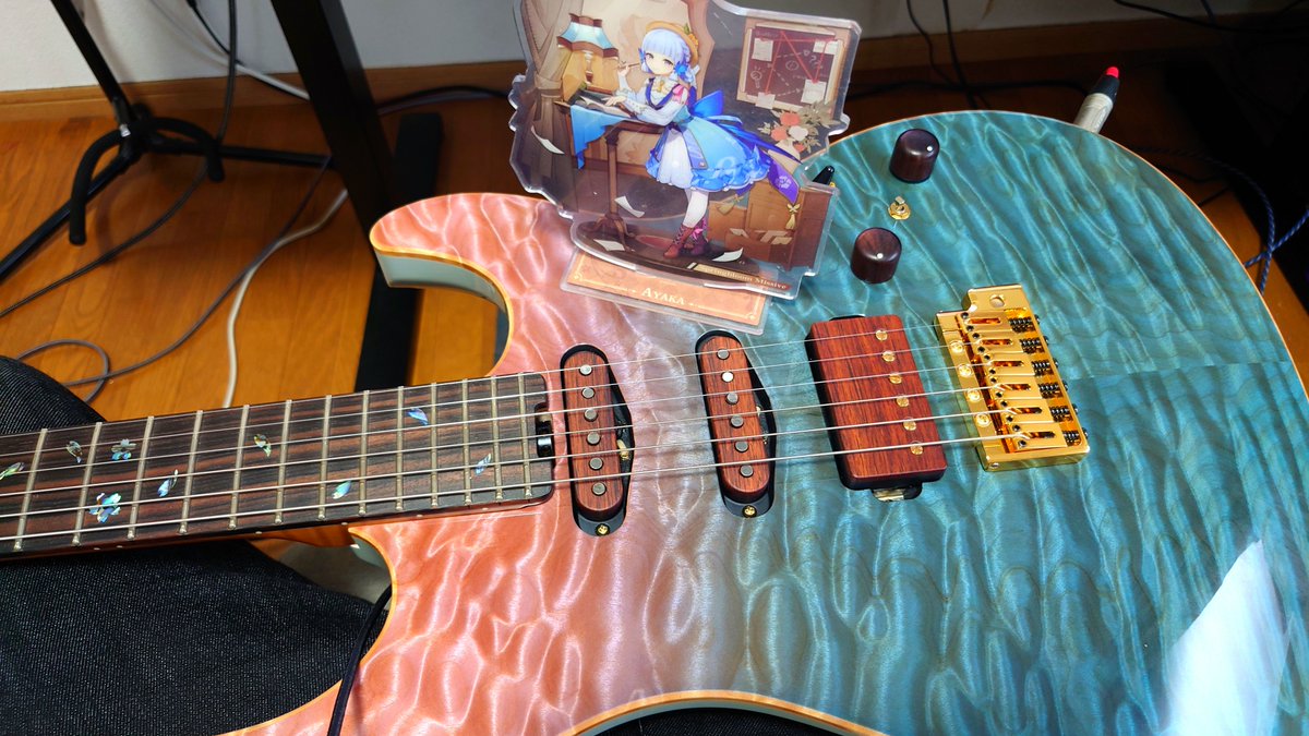 mael_guitar's tweet photo. My new gear…
ESP SNAPPER Order-made…

原神の推しキャラをモチーフにオーダーさせて頂きました🌸
見た目は豪華ですが、使いやすさも重視させてます！
今後はコイツがメインギターでございます🎸

アドバイスを下さったいっちーさん、ESPテクニカルハウスさん、本当にありがとうございました！ https://t.co/px3rUro8eP