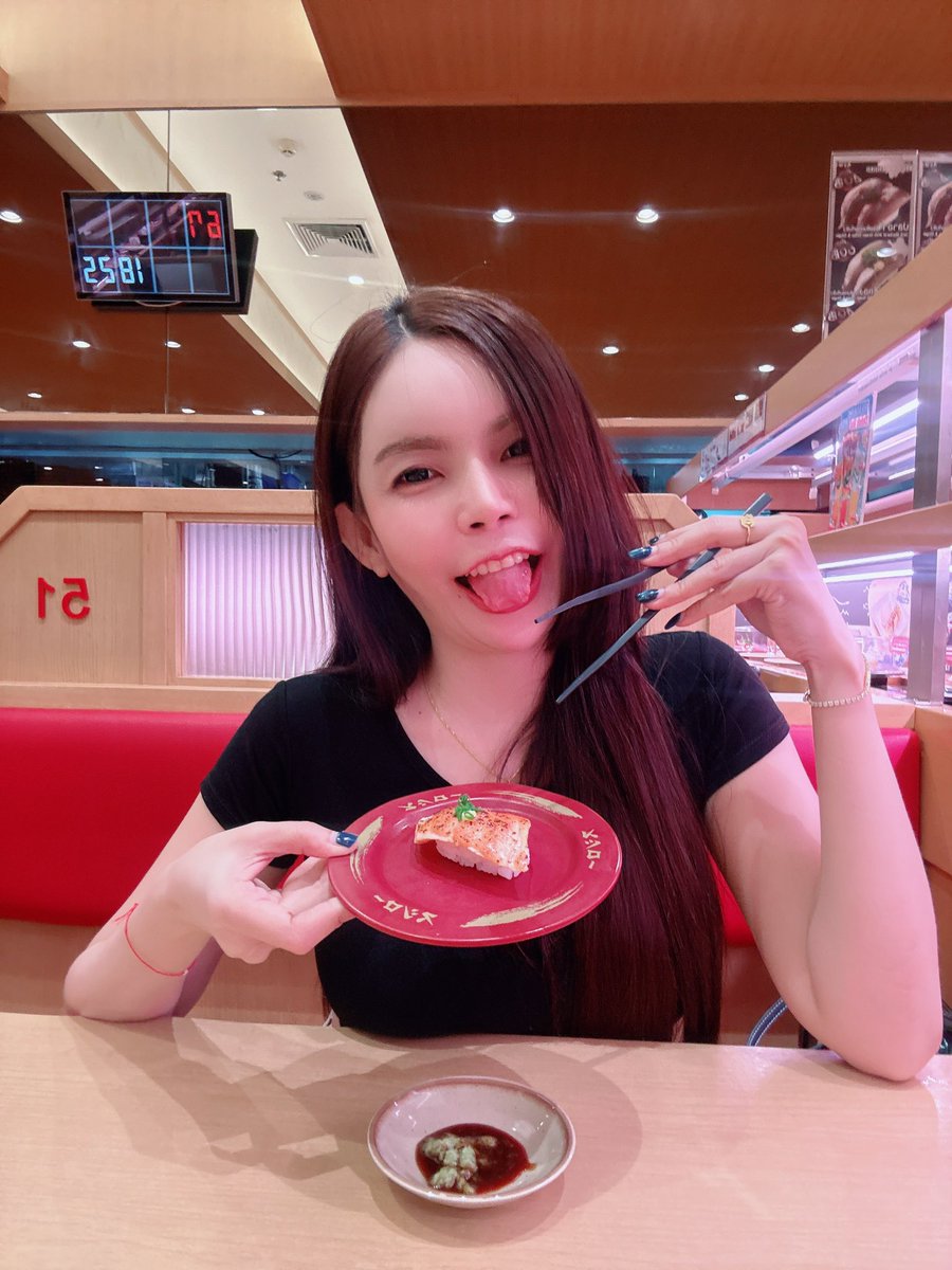 Boborvj's tweet photo. ไอเลิฟซูชิโร่ ￼🍣🐰 https://t.co/0PzyprHY7Q