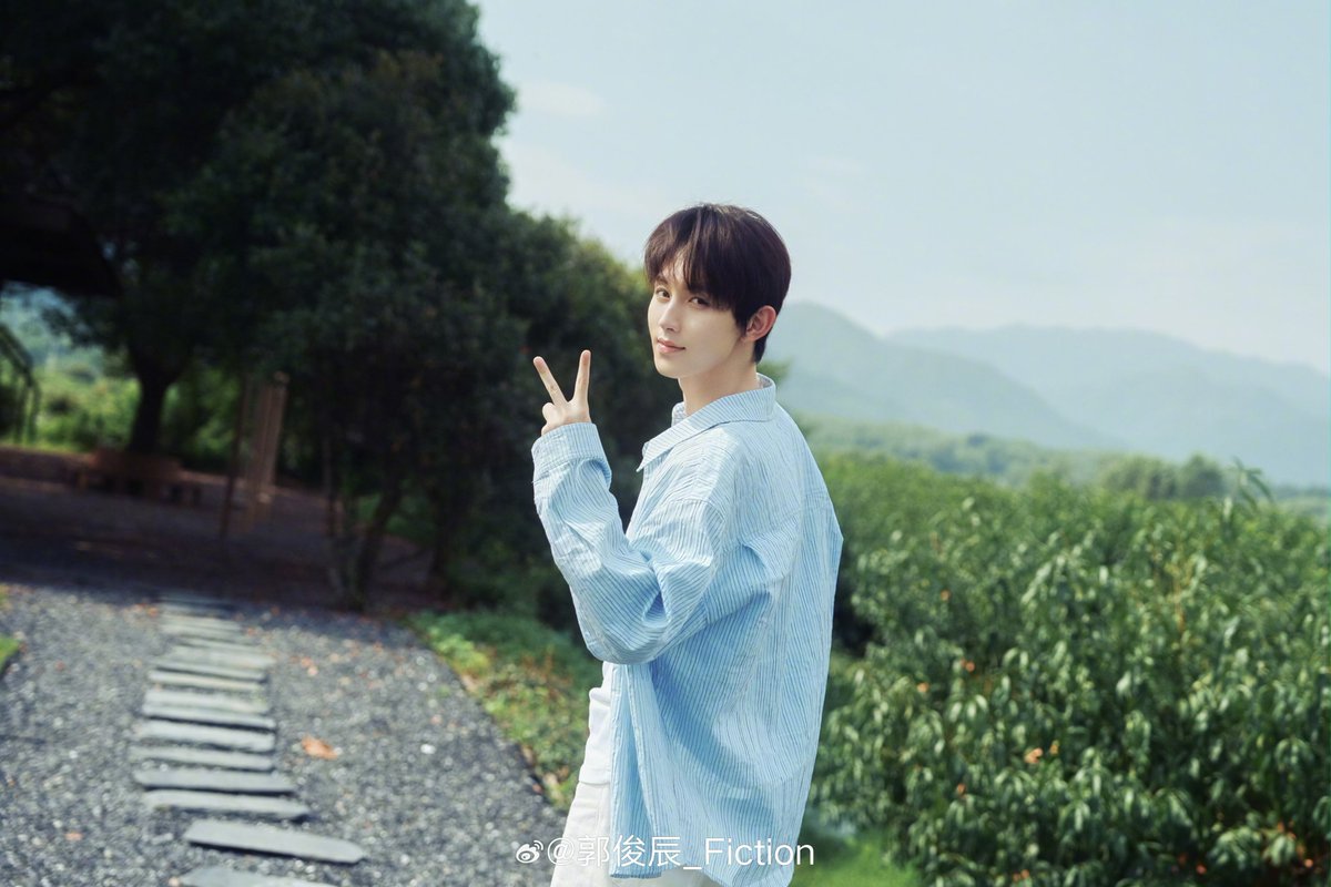 xayan_0i's tweet photo. 260731 곽준진 웨이보

올해 여름 성공적으로 시작🍃

#곽준진 #郭俊辰 #GuoJunchen https://t.co/wYtDyA4AMe
