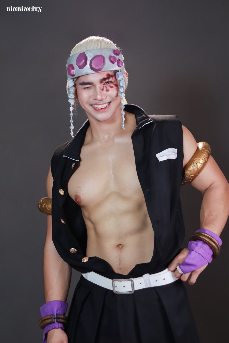 BinBinPhotog's tweet photo. Tengen Uzui
(sound hashira)
.
.
M: Charles
HMUA/ 👕: Opet
#hashira #demonslayercosplay #cosplay #gymfit #fitness #cosplay #tengenuzui #demonslayer #anime https://t.co/W05iTDtl8P