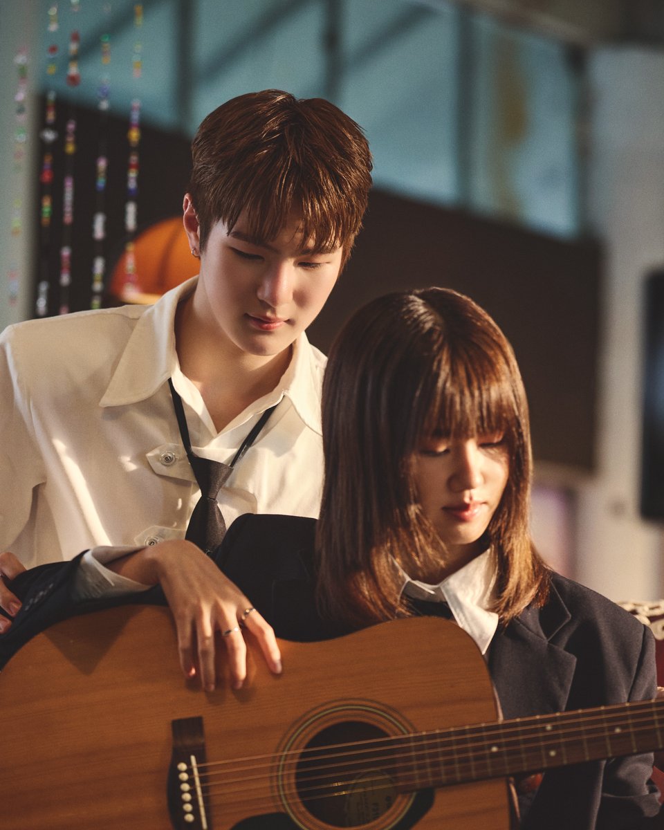 Faviq_gnest's tweet photo. Before you go, I want to hug you one last time.

‘Before you go (ถ้าเธอจะไป)’ OFFICIAL MV
05.08.2026, 2.30PM (ICT)

YouTube : gnest_official

#FAVIQ_BeforeYouGo
#JOEY_FAVIQ
#FAVIQ
#GNEST https://t.co/Ygn4AnpQoc