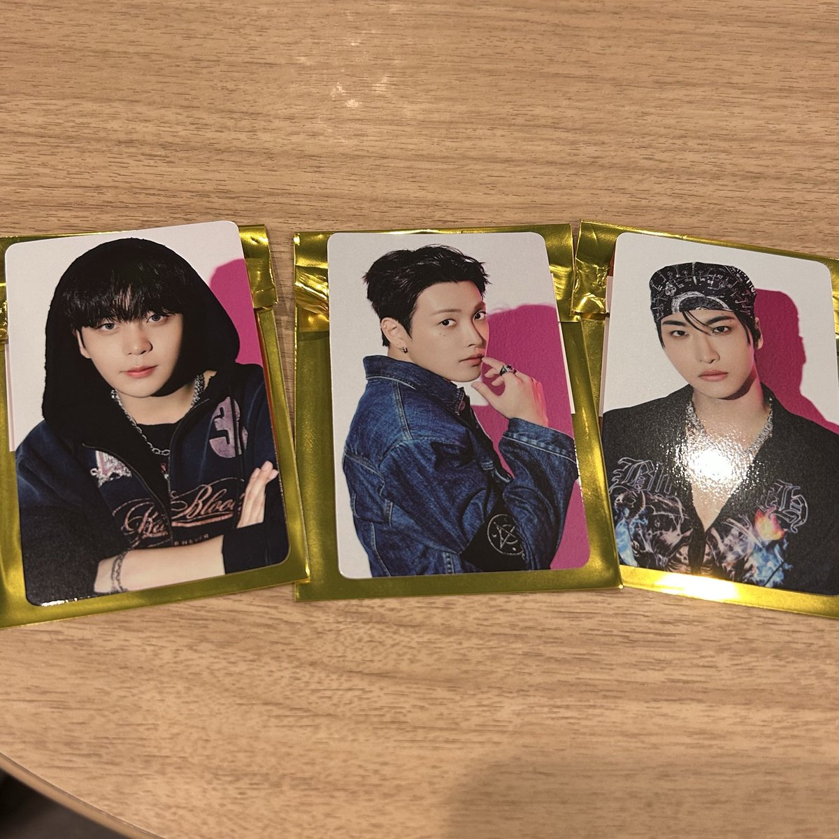 so_n__y's tweet photo. ATEEZ BAD Japanese ver.
HMVオリジナル特典

譲　画像の3枚

求　同種ミンギ＞異種特典ミンギ

🍀郵送orペンミ手渡し(全日程居ます)
お気軽にお声掛けください

#ATEEZ交換 https://t.co/2D36LKqzeb