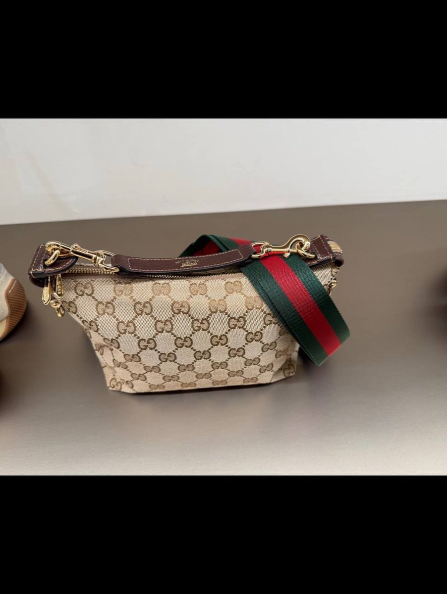 StrayKids__UA's tweet photo. 📸| Оновлення в Instagram t.leeknowsaurus:
.
.
# реклама #Gucci #GucciEditRoom 
.
.
#instayUpdate #StrayKids #StrayKidsUkraine #LeeKnow #스트레이키즈 #리노 [1/2] https://t.co/gxcAJqIyuc
